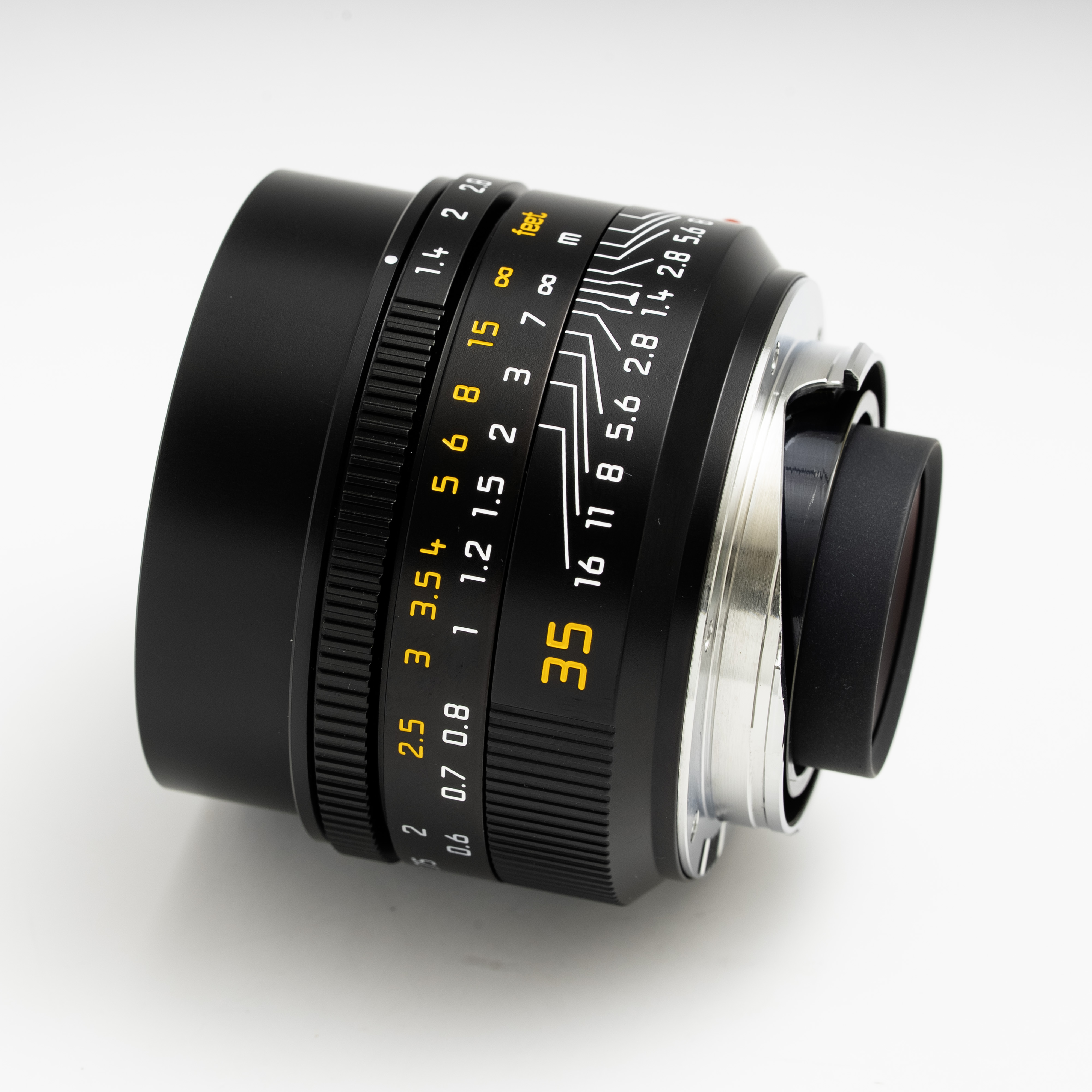 Leica 35mm Summilux-M ASPH Close Focus Lens Black for sale on Aperture.market